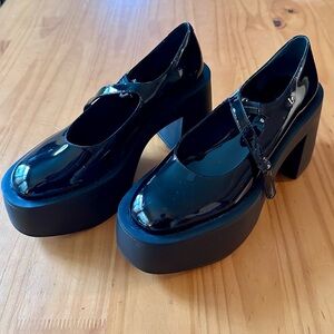 Larroudé Olivia Black Patent Platform Mary Jane Pumps 9 Sold Out